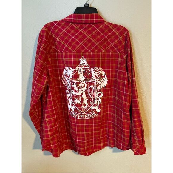 ❤️Women’s Plus Harry Potter Hot Topic  Collection Gryffindor Shirt - Picture 4 of 5